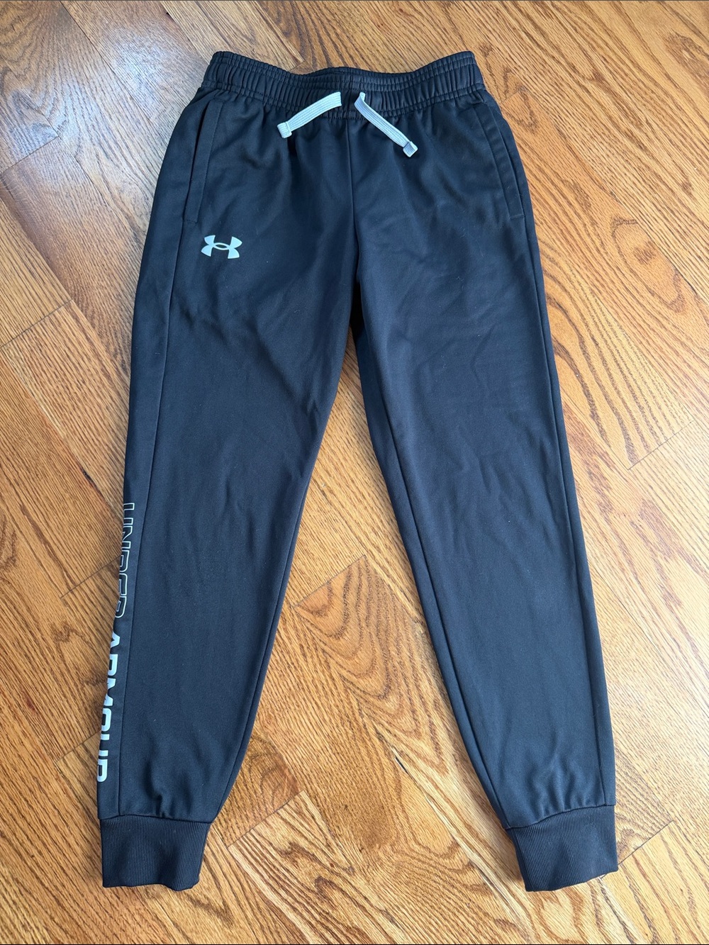 Boy’s Under Armour Joggers. Size Small. Like New Condition.